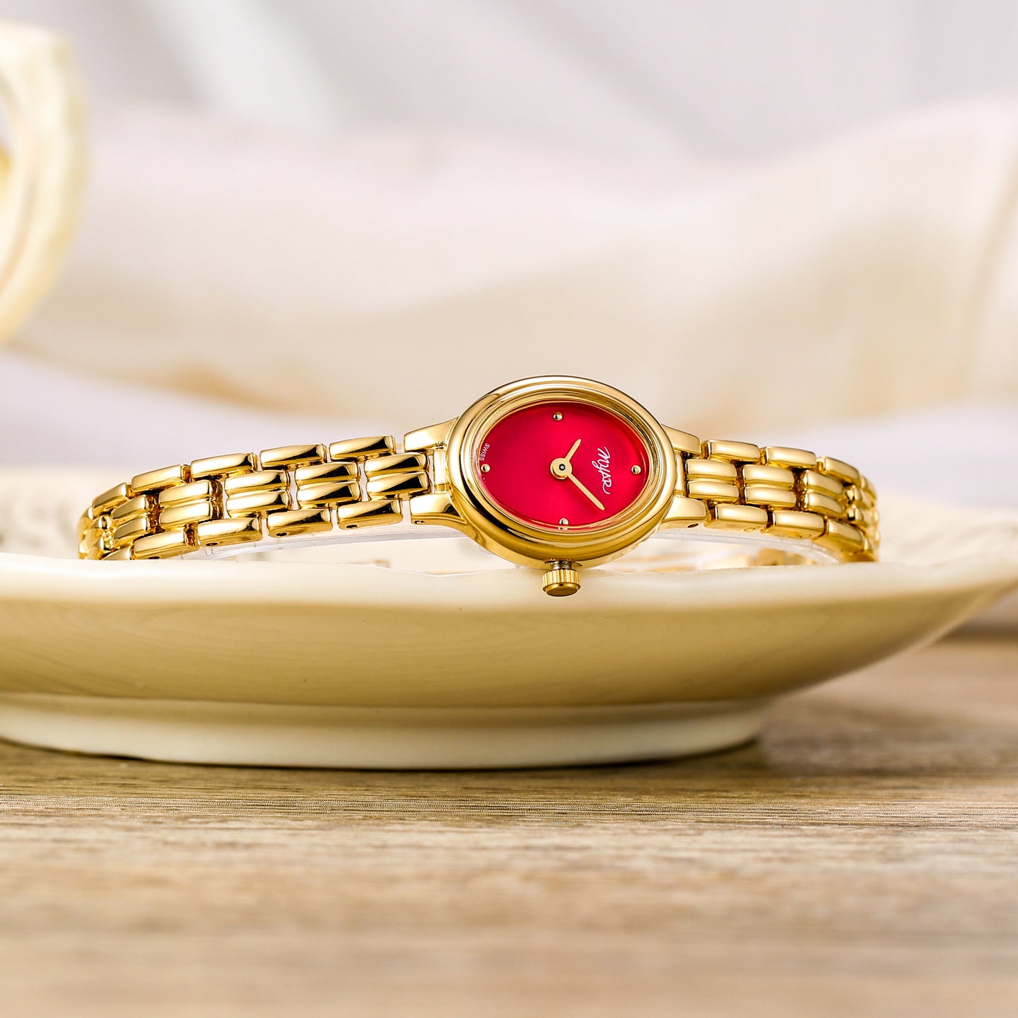 Oval Mini Vintage Waterproof Watch – Elegant Women’s Quartz Wristwatch