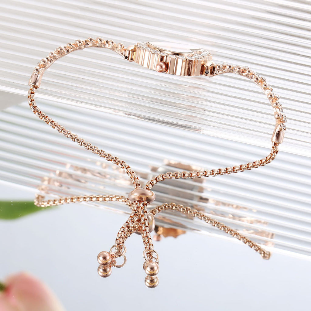 Diamond Flower Chain Watch – Elegant Women’s Quartz Wristwatch