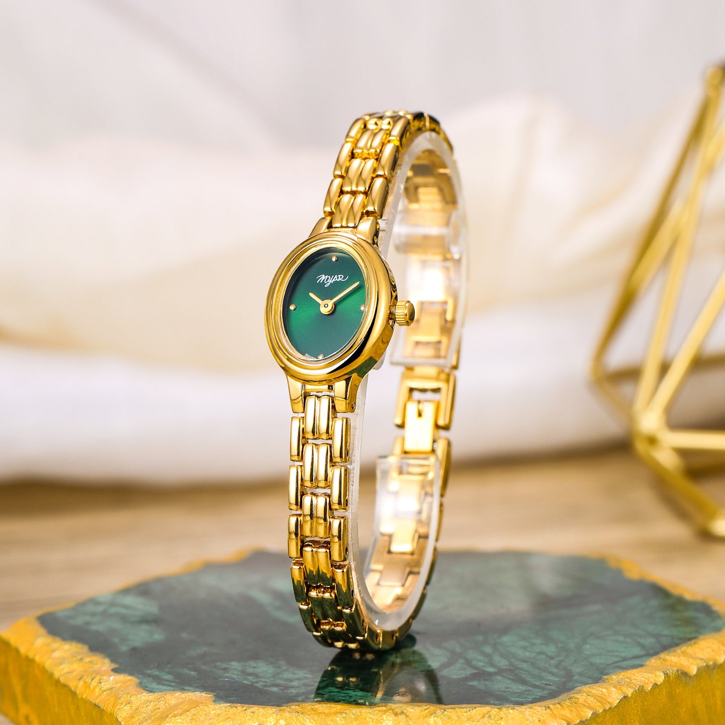 Oval Mini Vintage Waterproof Watch – Elegant Women’s Quartz Wristwatch