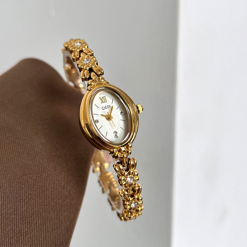 Retro Compact Luxury Watch – Elegant Women’s Wristwatch