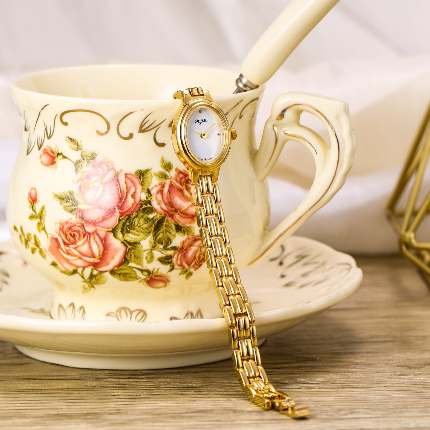 Oval Mini Vintage Waterproof Watch – Elegant Women’s Quartz Wristwatch